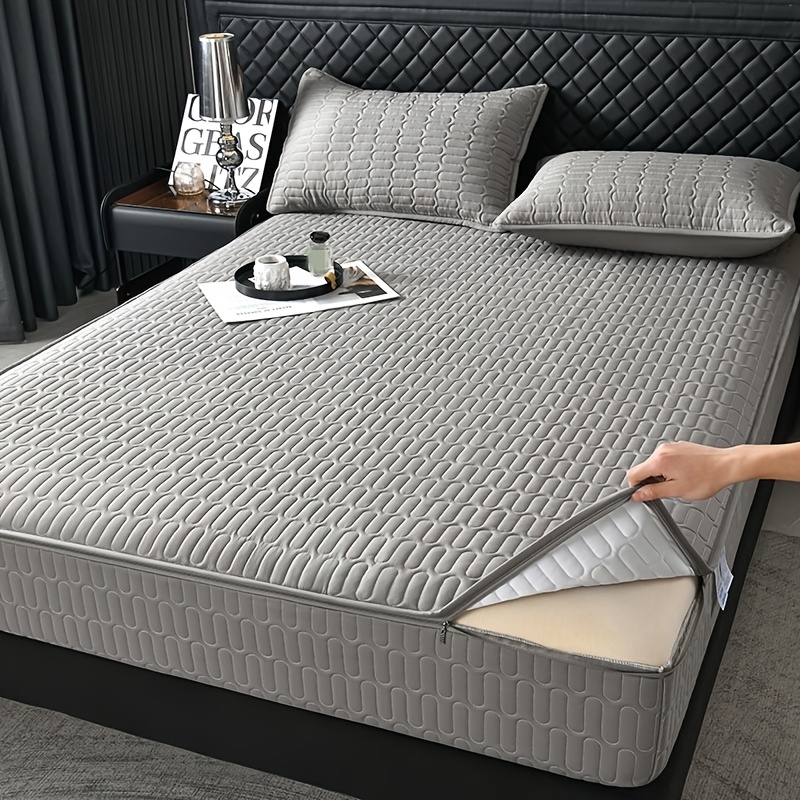 Six-sided zipped mattress cover