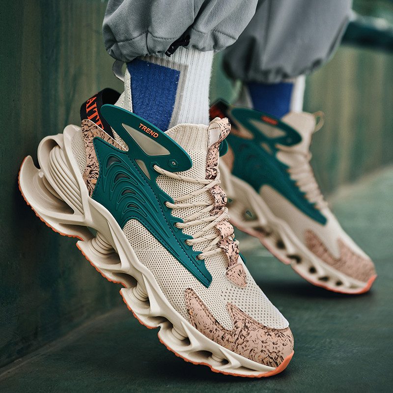 Men’s casual sportswear — details to confirm
