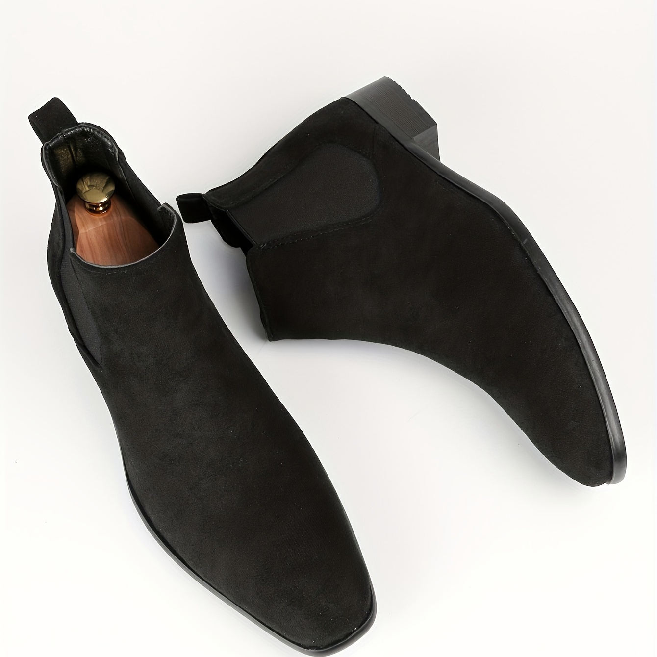 Men’s boots with twin elastic side panels
