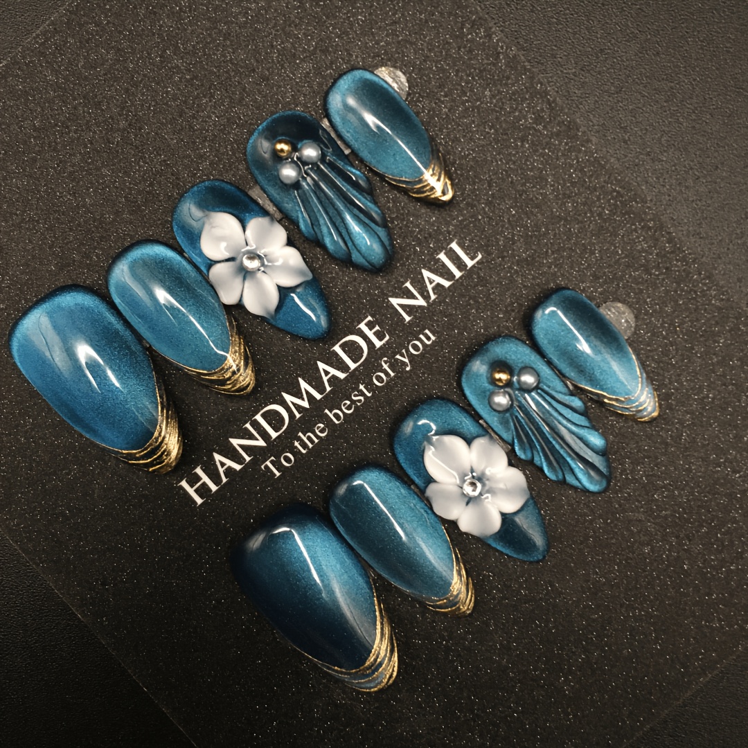 Blue cat-eye almond press-on nails